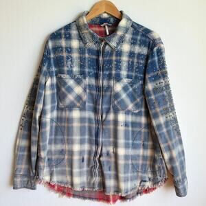 Free People Destroyed Flannel Plaid shirt jacket size small Blue Zip Up